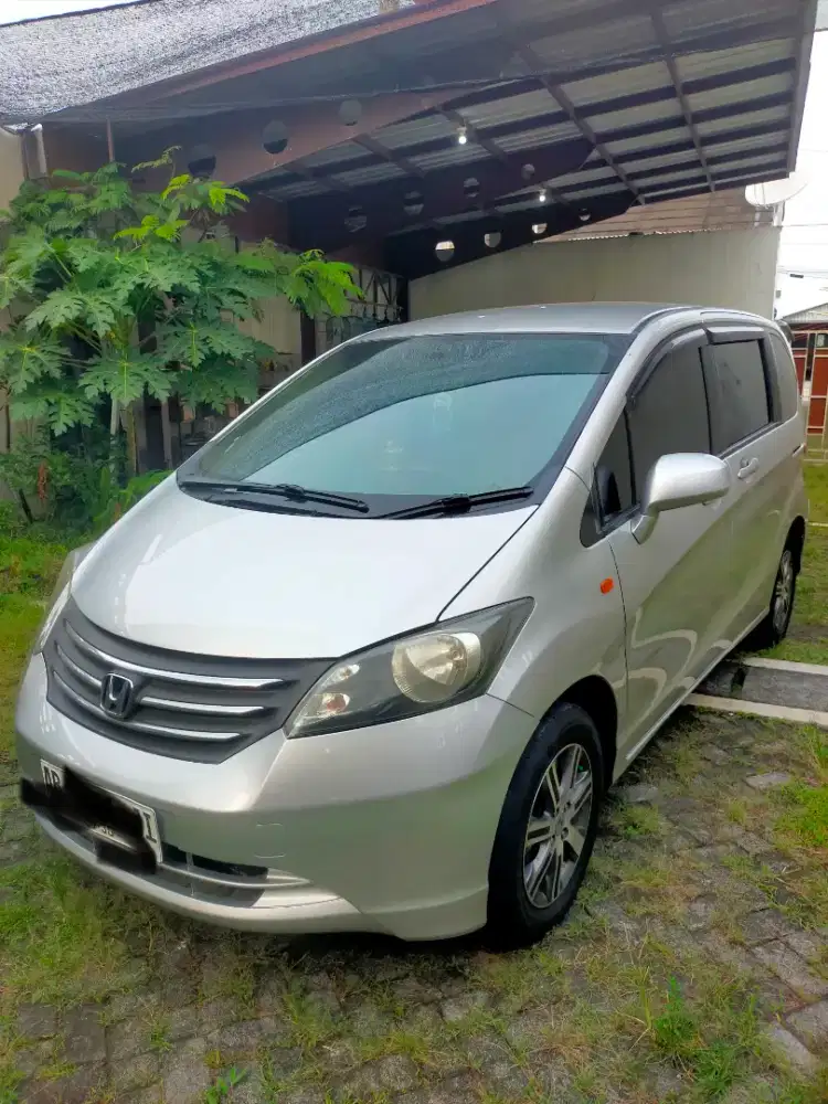 Dijual mobil honda freed tahun 2010 ab kota