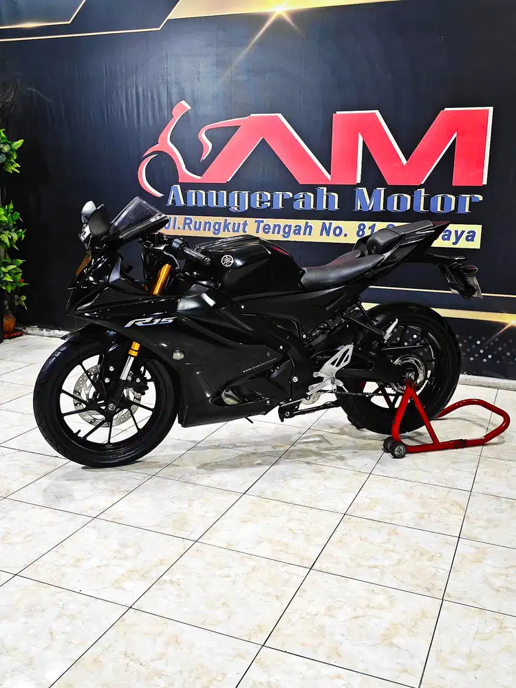 Yamaha R15V4 black glossy km.13rb mewah kinyis. Anugerah motor rungkut
