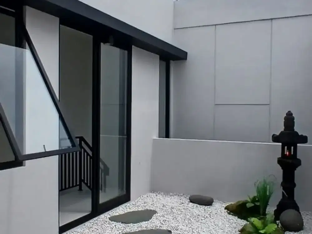 RUMAH 5 X 10 3 LANTAI CLUSTER SAPPORO PIK 2