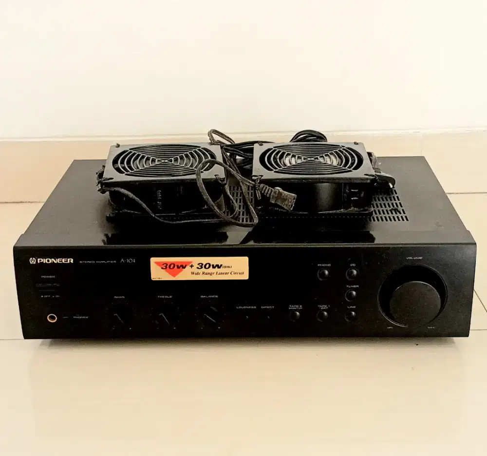 Stereo Amplifier merk PIONEER A-104