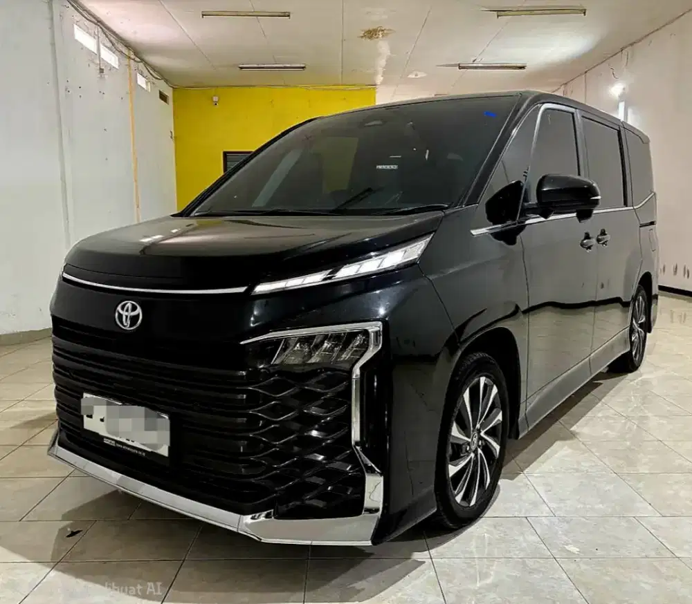 Toyota Voxy 2.0 CVT 2023 (Low KM)