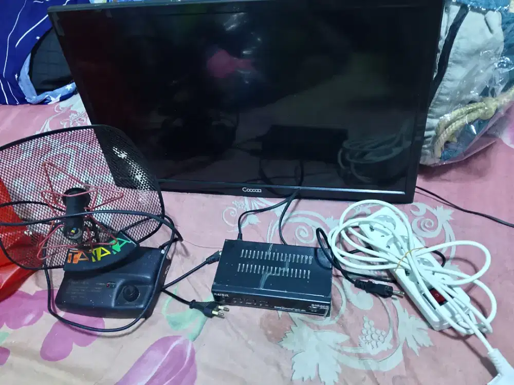 TV LED 24INCH, STB, ANTENA, STOP KONTAK