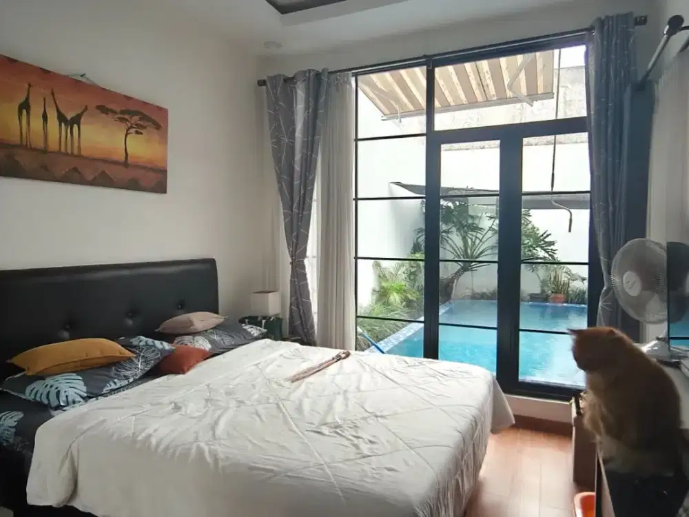 Jual Rumah BESAR plus Kolam renang Pribadi di Arcamanik dekat Antapani kota Bandung harga MURAH