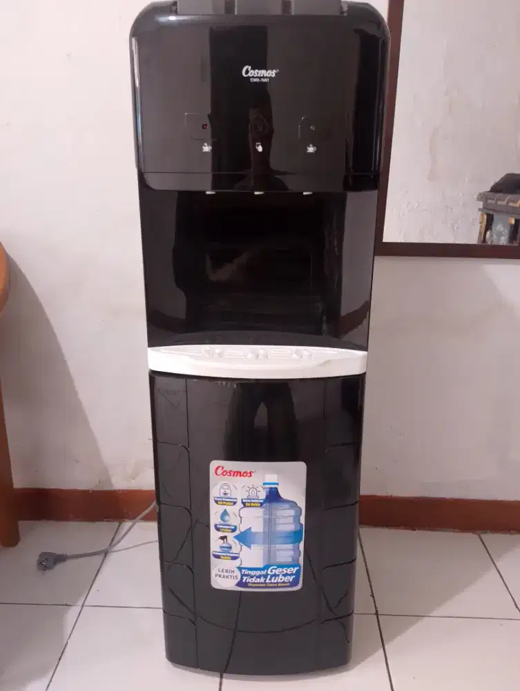 Cosmos Cwd dispenser 7601 galon bawah