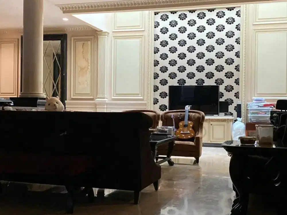 Dijual Rumah Mewah di Taman Resort Medit PIK. Semi Furnish Siap Huni