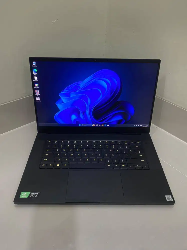 RAZERBLADE 15 Advanced CORE I7 10875H Nvidia RTX 3080 8 GB Layar QHD