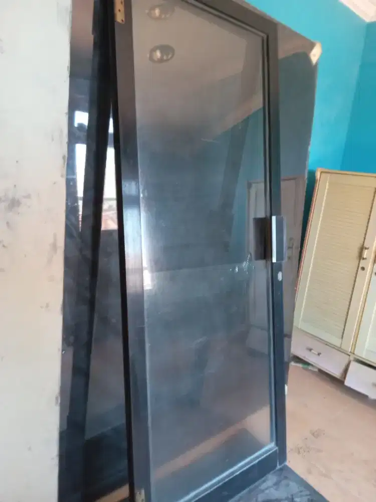 Pintu Kaca Almunium