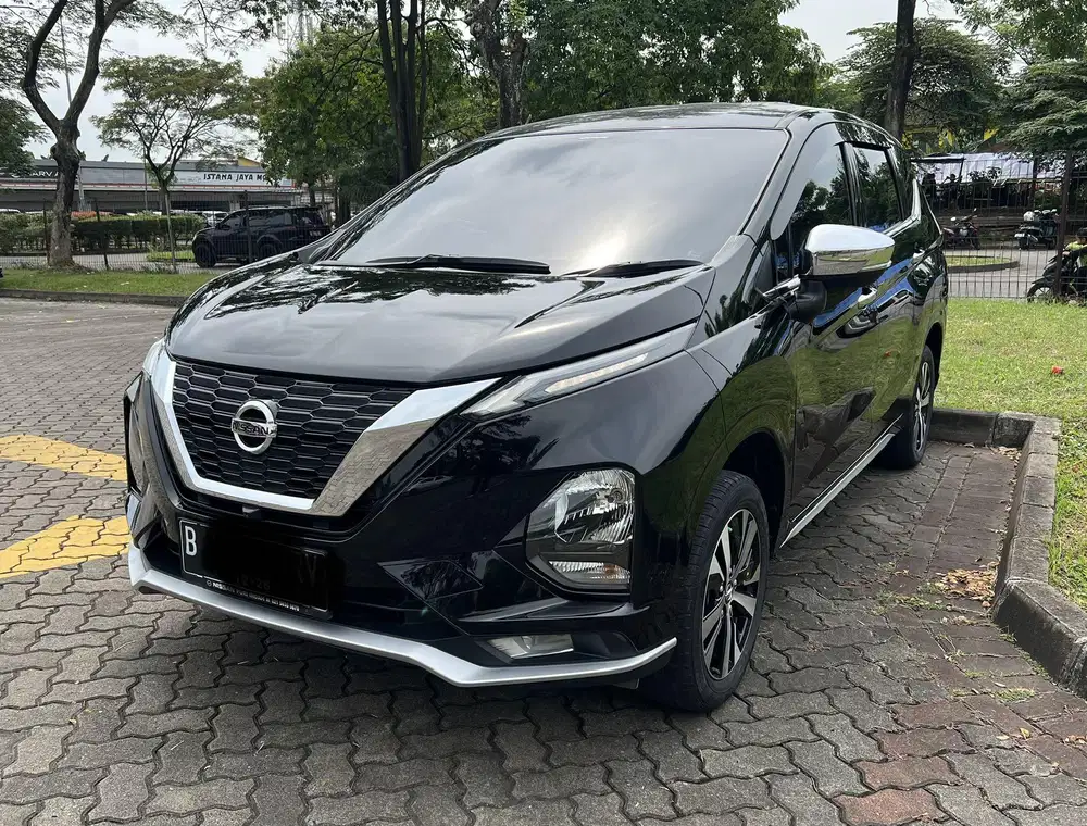 Nissan Livina VL AT 2021 Hitam KM 43rb