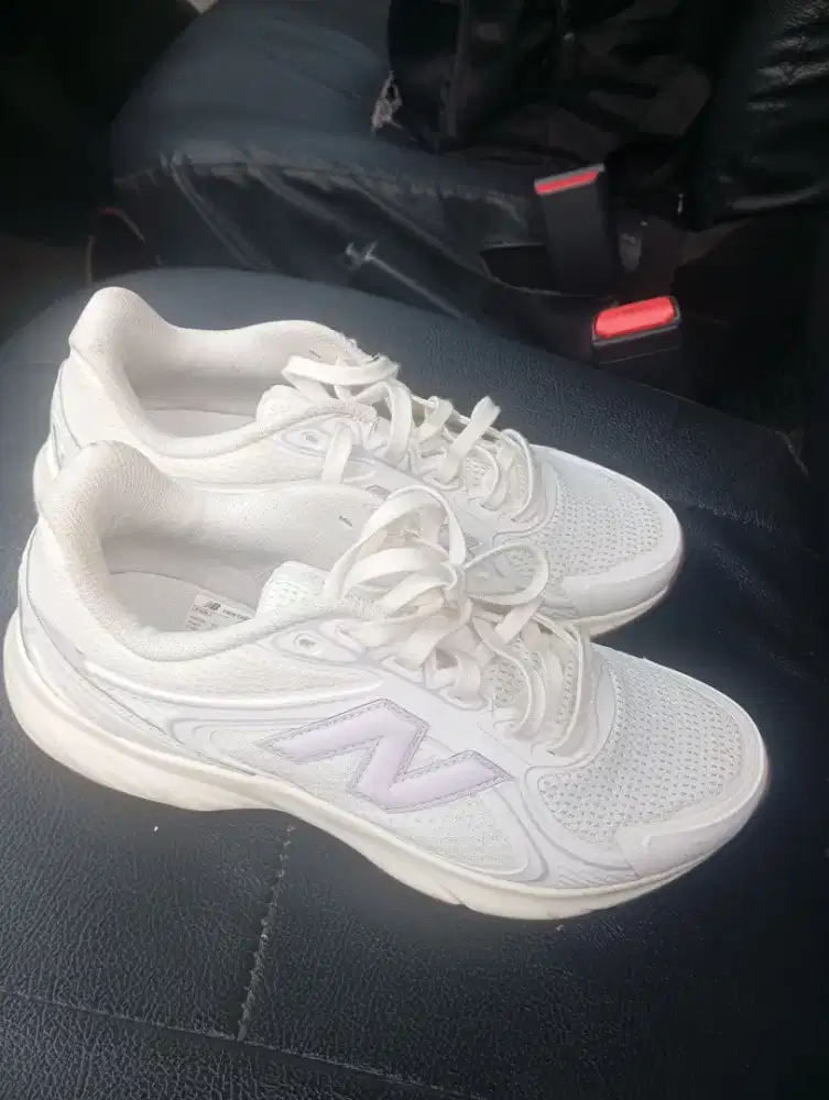 NB wanita amaste white