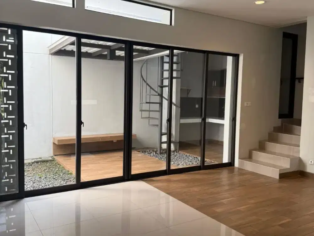 Disewakan / Dikontrakan Rumah Summarecon Cluster Flora tipe Freya Premium.