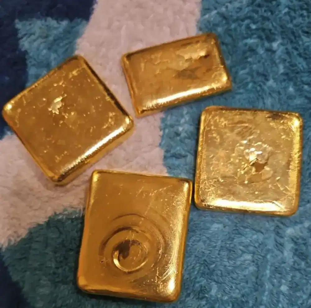Ready emas murni hasil dari peleburan perhiasan