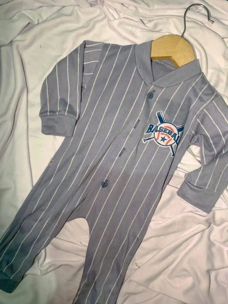 Jumper baby (0-3 bulan) tanpa merk