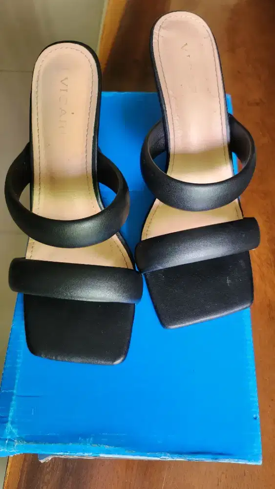 Selop wanita tinggi hak 10cm
