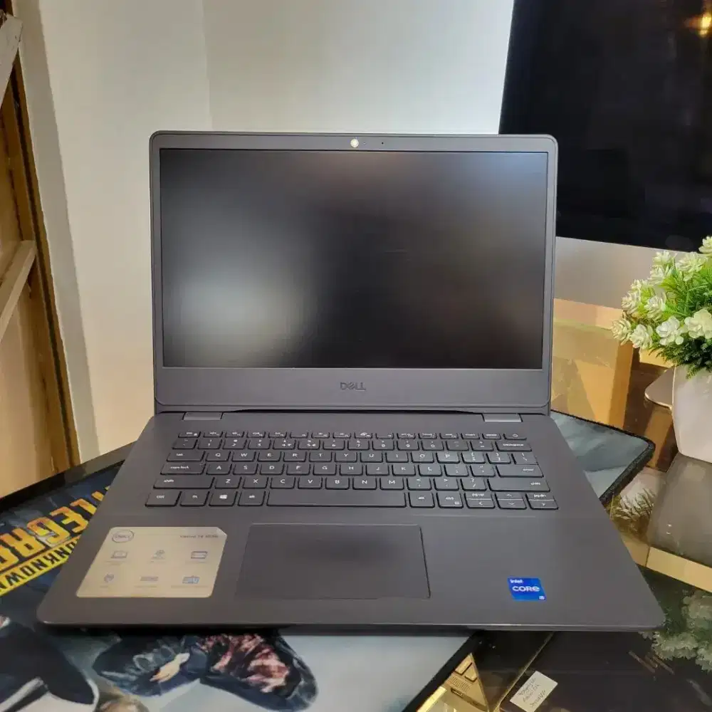 Laptop Dell Vostro 14 3000. Intel Core i5 Gen 11. RAM 8GB/SSD 512GB