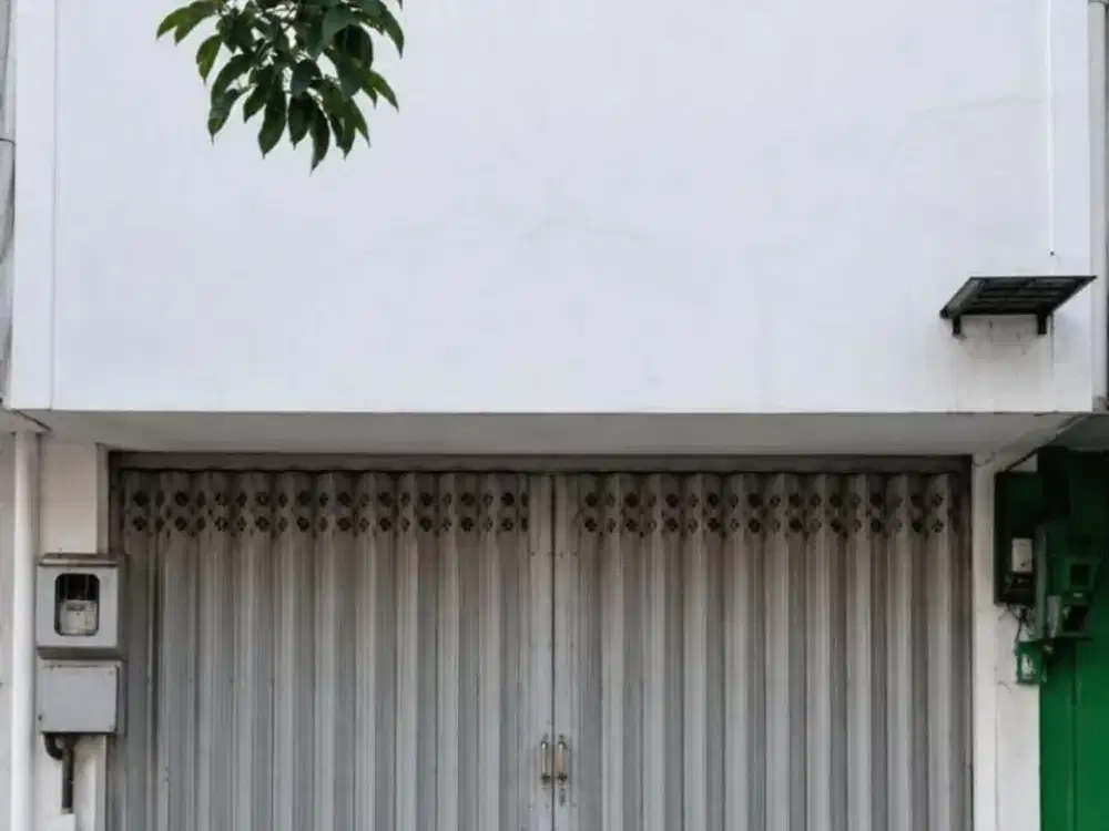 Ruko Kedungdoro- Hadap: Barat - Listrik :  2200 w