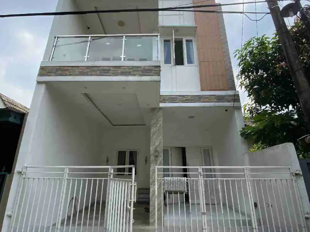Dijual Rumah Bagus Kencana Loka Dekat Stasiun Rawa Buntu