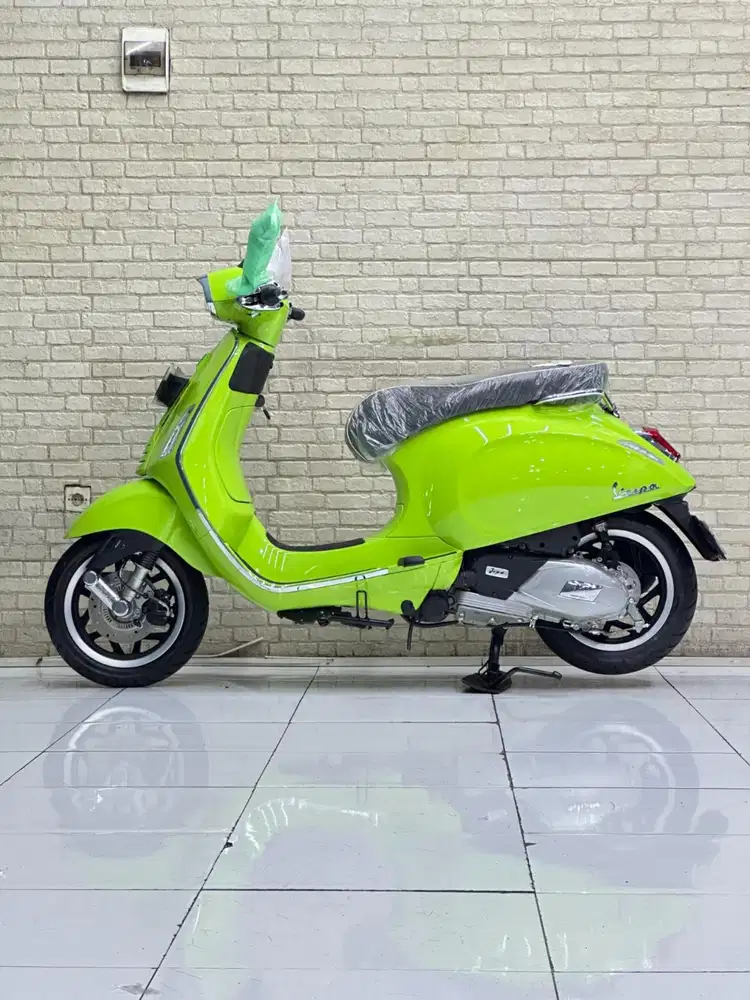 ASLI 0 KILOMETER‼️Vespa Sprint 150 ABS 2025 Green - Mustika Motoshop