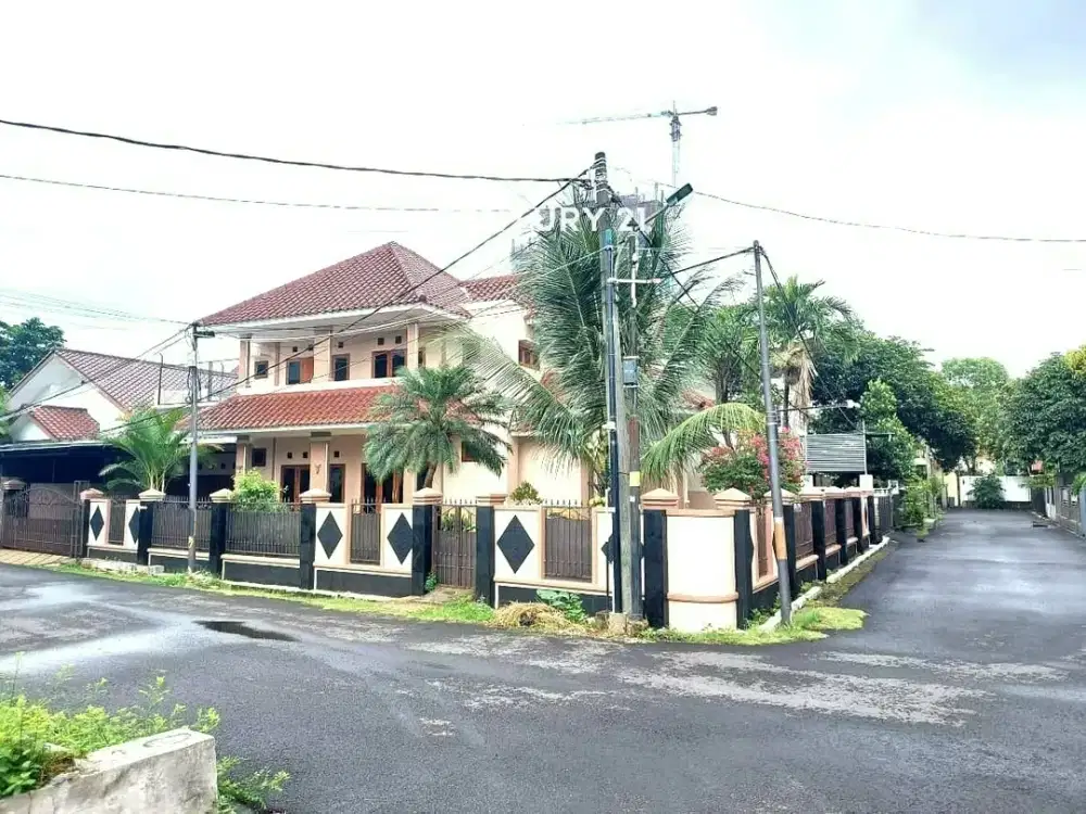 Disewakan Rumah Di RC Veteran Bintaro 10257