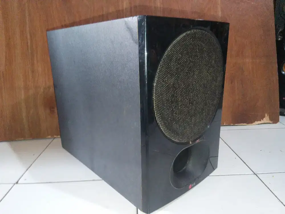LG Subwoofer 8 in, full ori, box uth