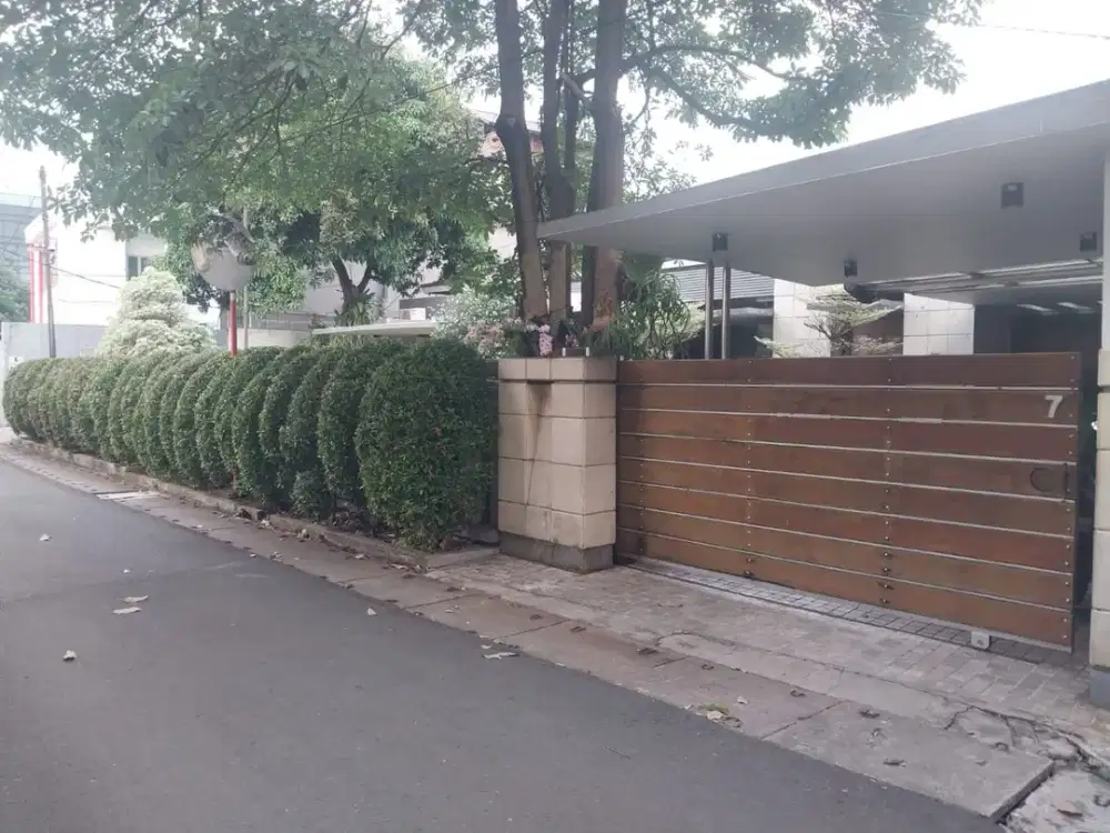 DIJUAL RUMAH  SIAP HUNI DI CIPETE JAKARTA SELATAN
