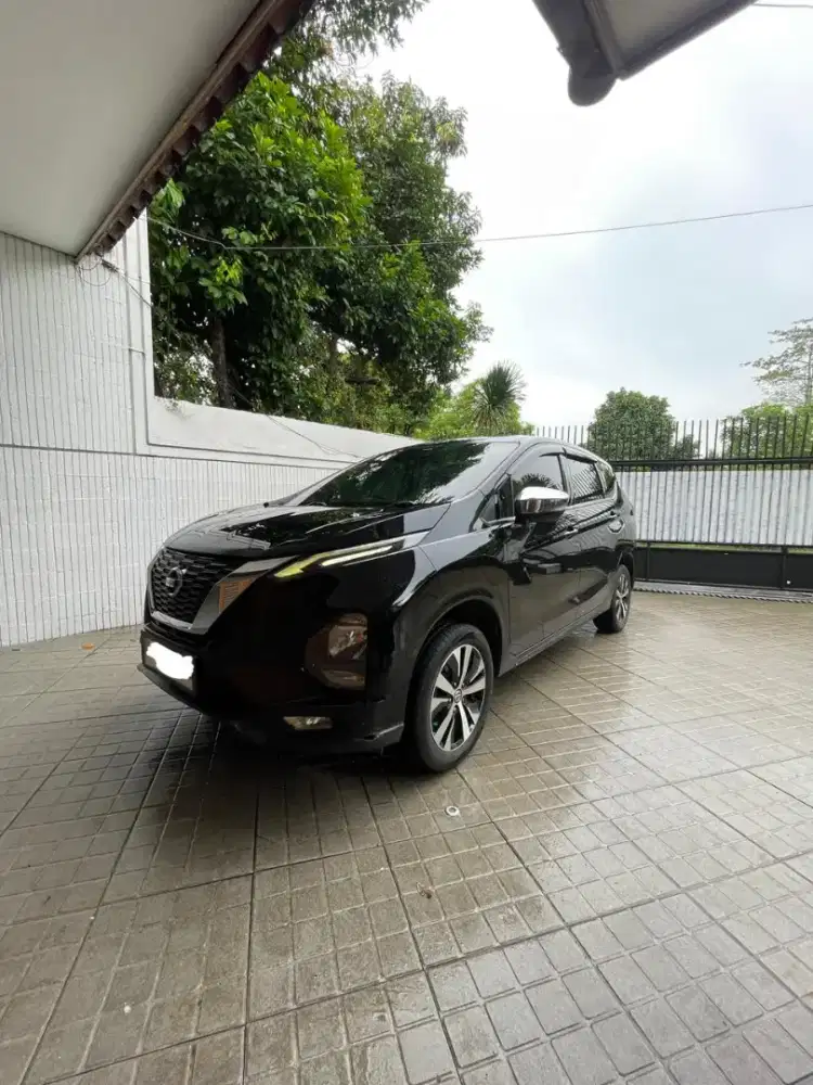Nissan livina hitam 1.5 ve 2019
