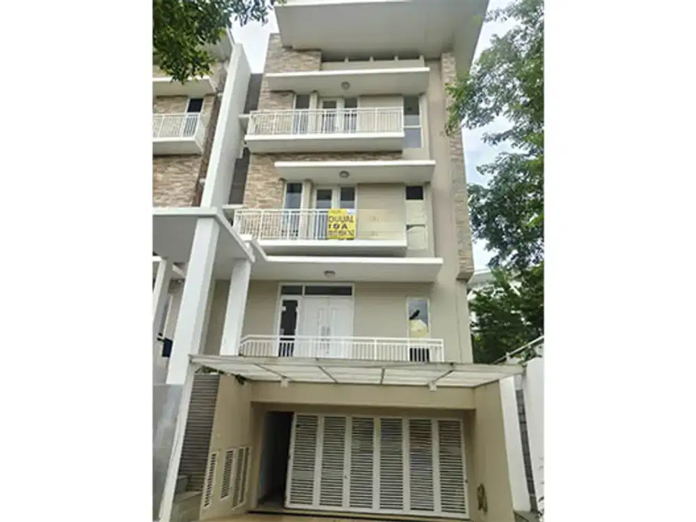 Disewa Town House Hoek Sherwood, Kelapa Gading