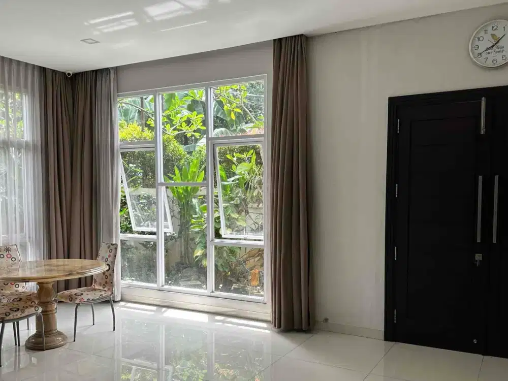 Terbaik Rumah Hoek dengan Pencahayaan dan Sirkulasi Udara Villa Melati Mas Tangerang Lokasi Tenang & Strategis