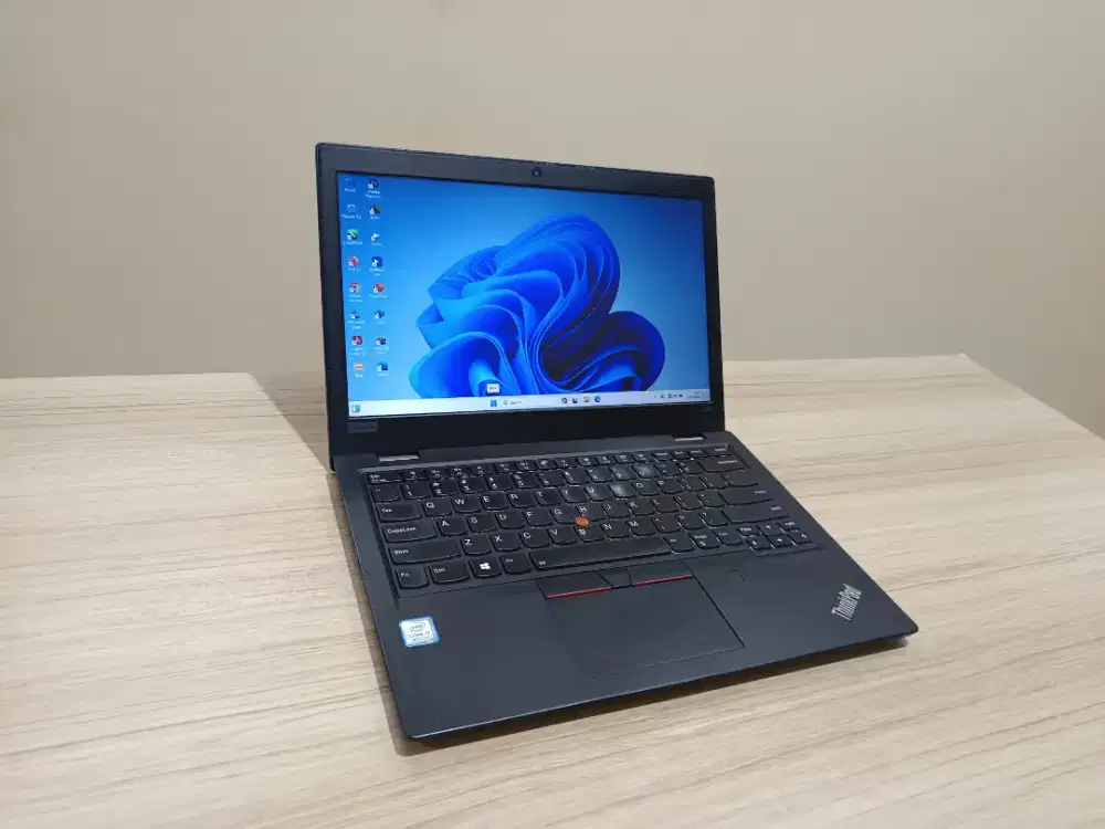 Thinkpad L390 core i7-8565U SSD 512GB,keyboard nyala mantap