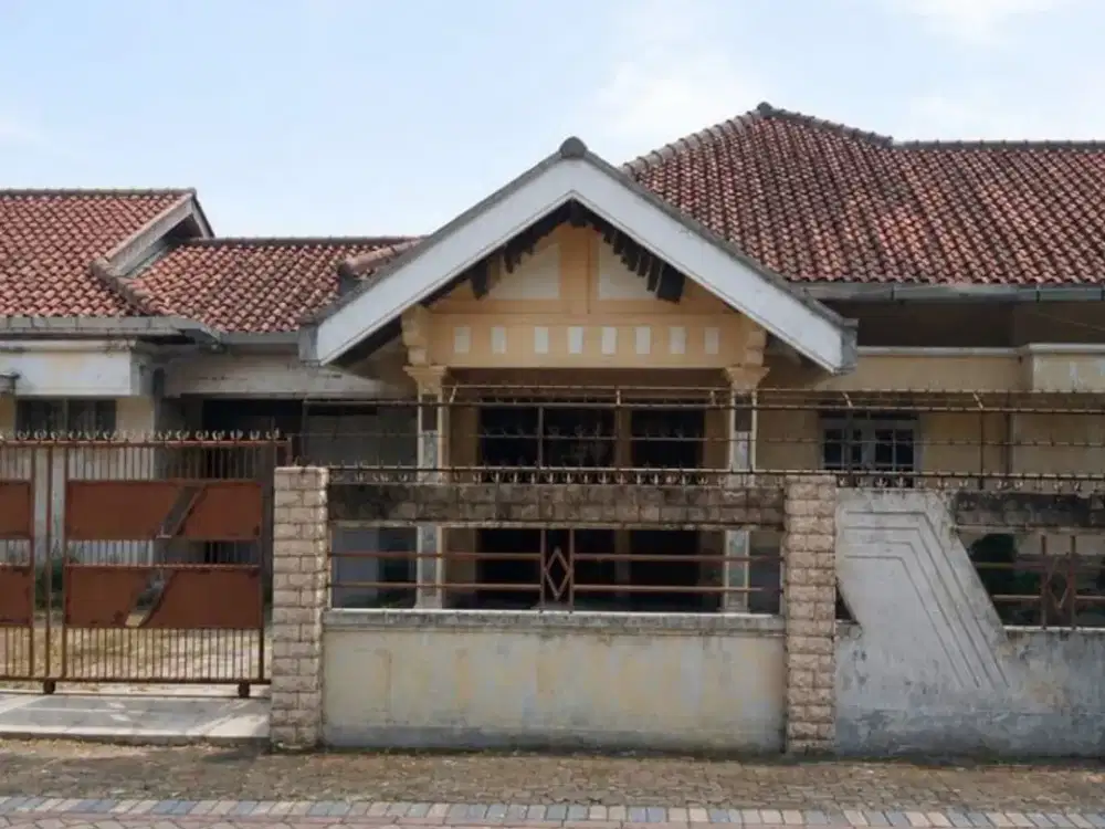 Rumah Mojoklanggru , Hadap: Timur