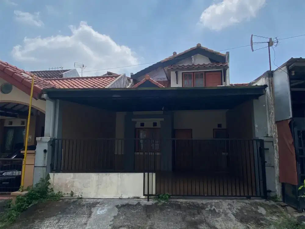 Rumah second terawat di Perumahan Galaxy Bumi Permai, Araya Malang