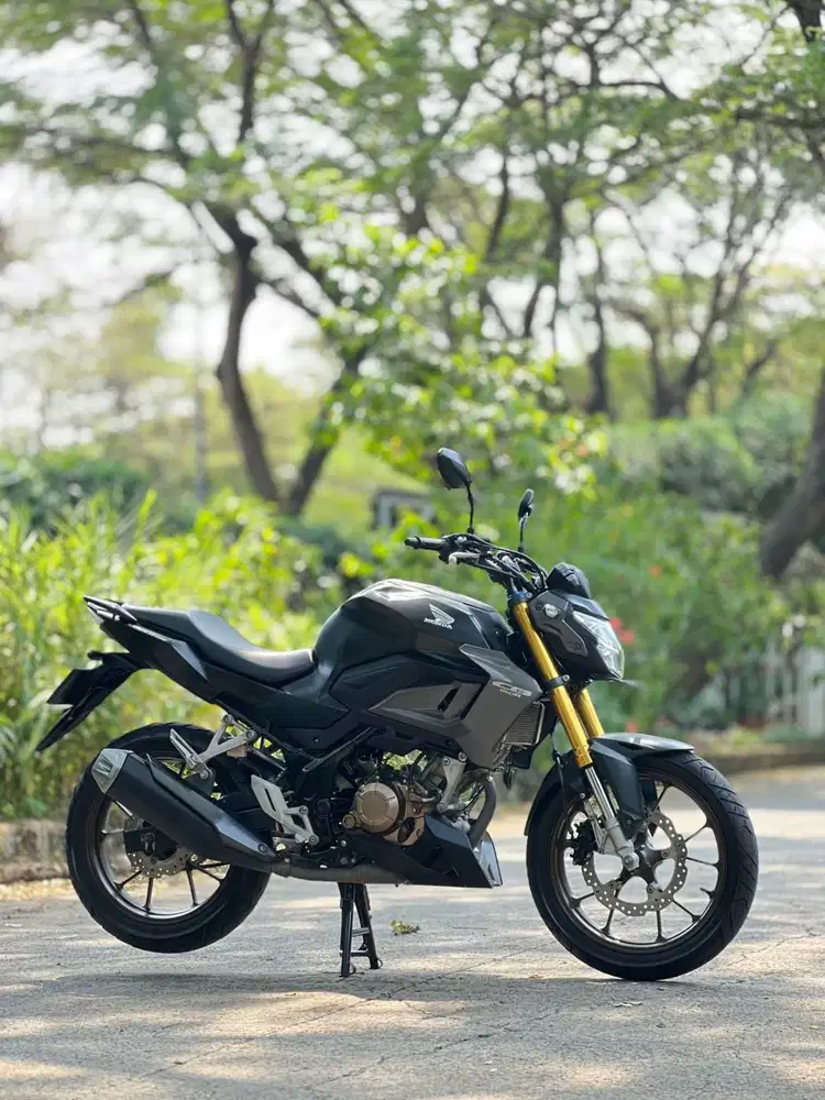 HONDA NEW CB150R 2022 HITAM KM LOW PAJAK ON RASA BARU