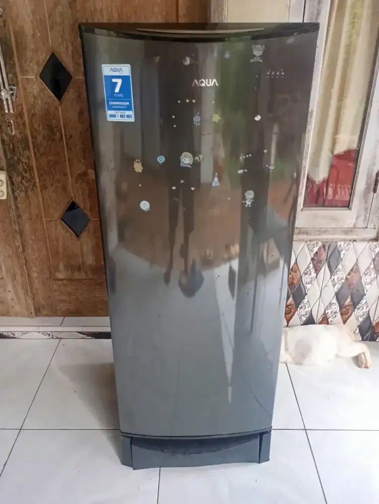 Kulkas 1pintu Aqua tingggi