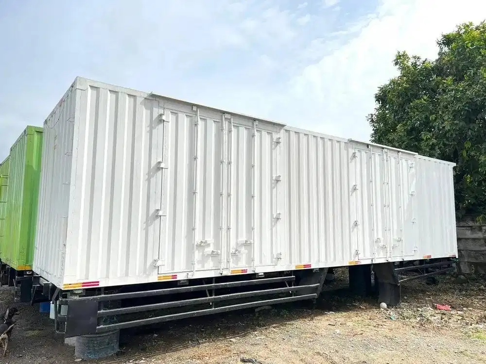 pintu10 Box besi Isuzu Giga tronton 6x2 UD trucks Quester nissan truck