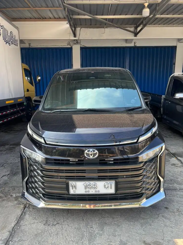 2023 Toyota Voxy 2.0 CVT Ungu Metalik
