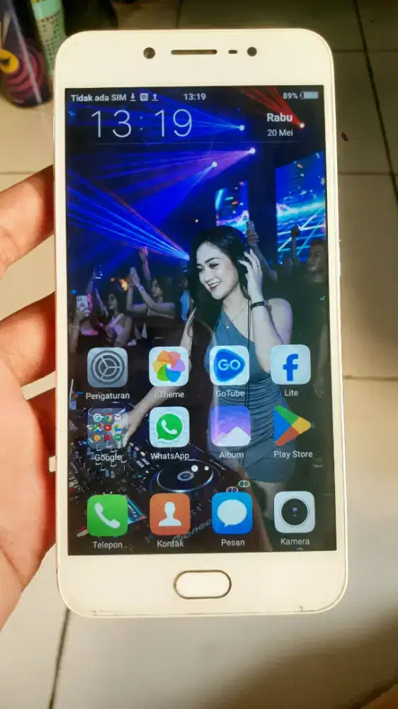 Vivo V5 4G 4/32 layar 5.5 inchi murmer