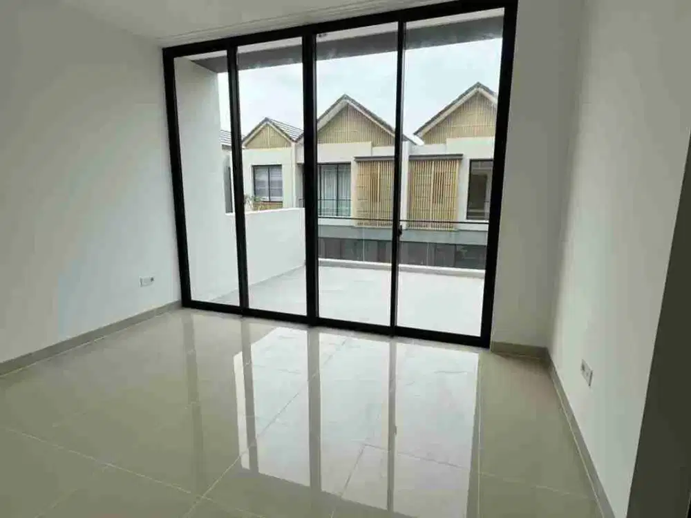 Disewakan Rumah Osaka Residence 3 Lantai Kosongan