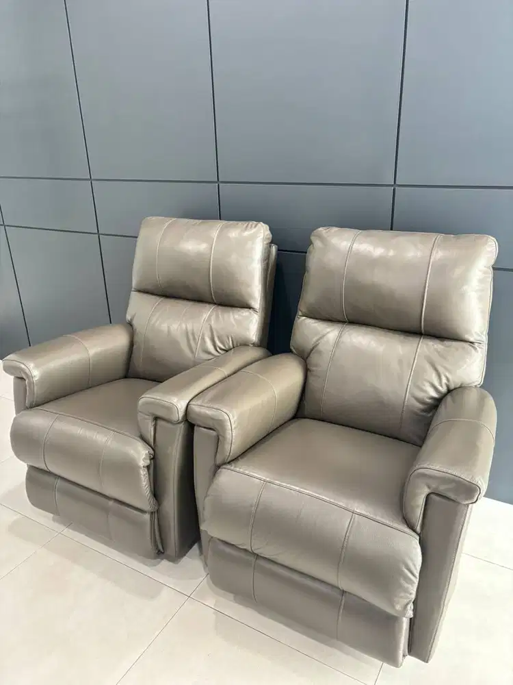 Premium Recliner Sofa Kulit 2 Seater Minimalis Modern - Bekas Like New
