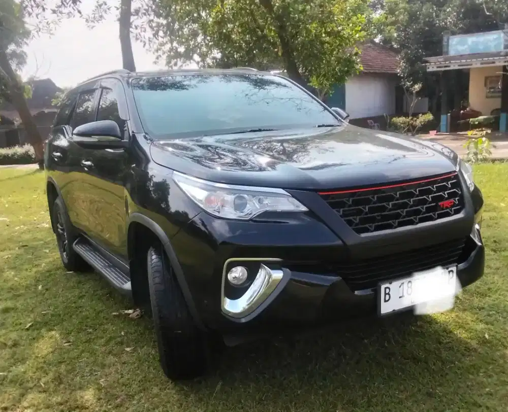 Low km Fortuner 2017 AT