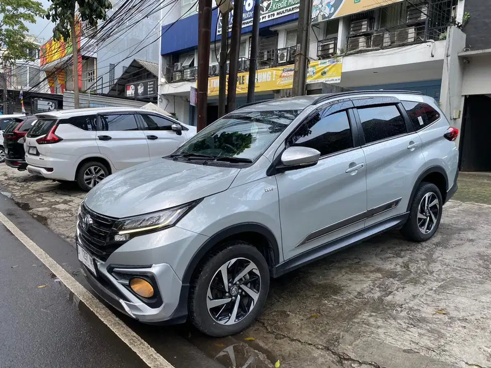 Toyota Rush GR M/T 2022 KM 10RB!!!