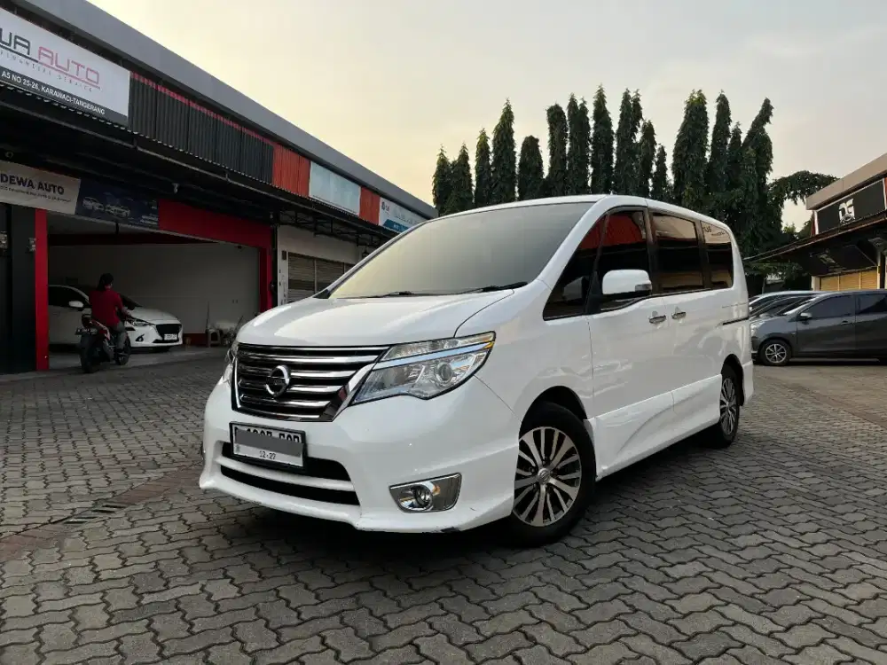 Nissan Serena HWS 2.0 AT 2017 CVT