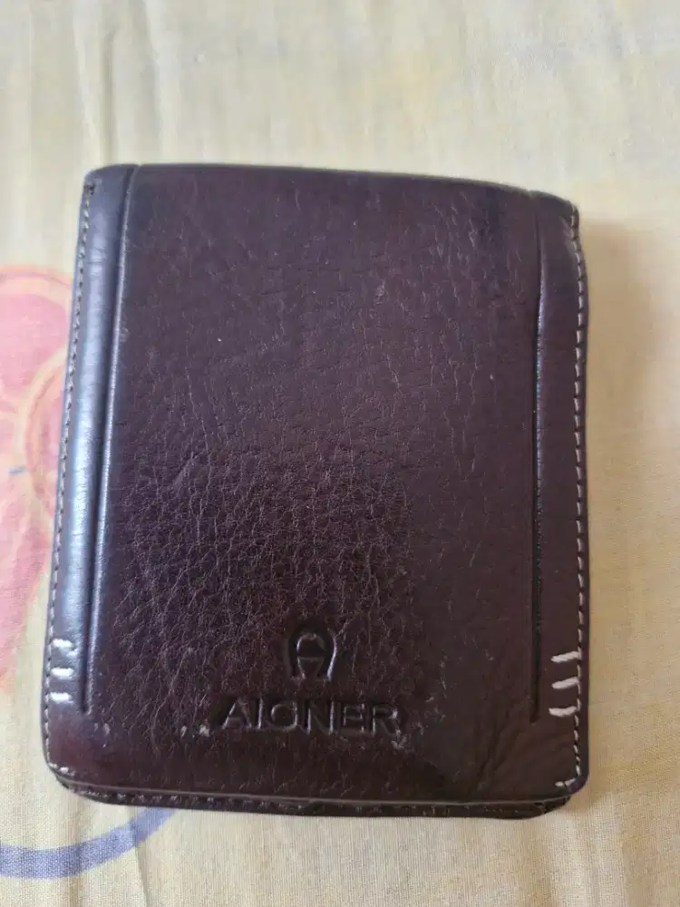 Aigner kulit dompet