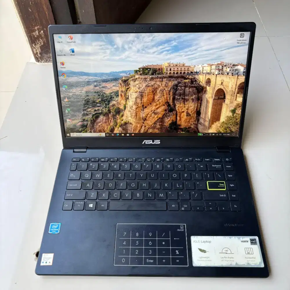 Laptop ASUS VivoBook E410MA RAM 4GB SSD 512GB Second Baterai Awet