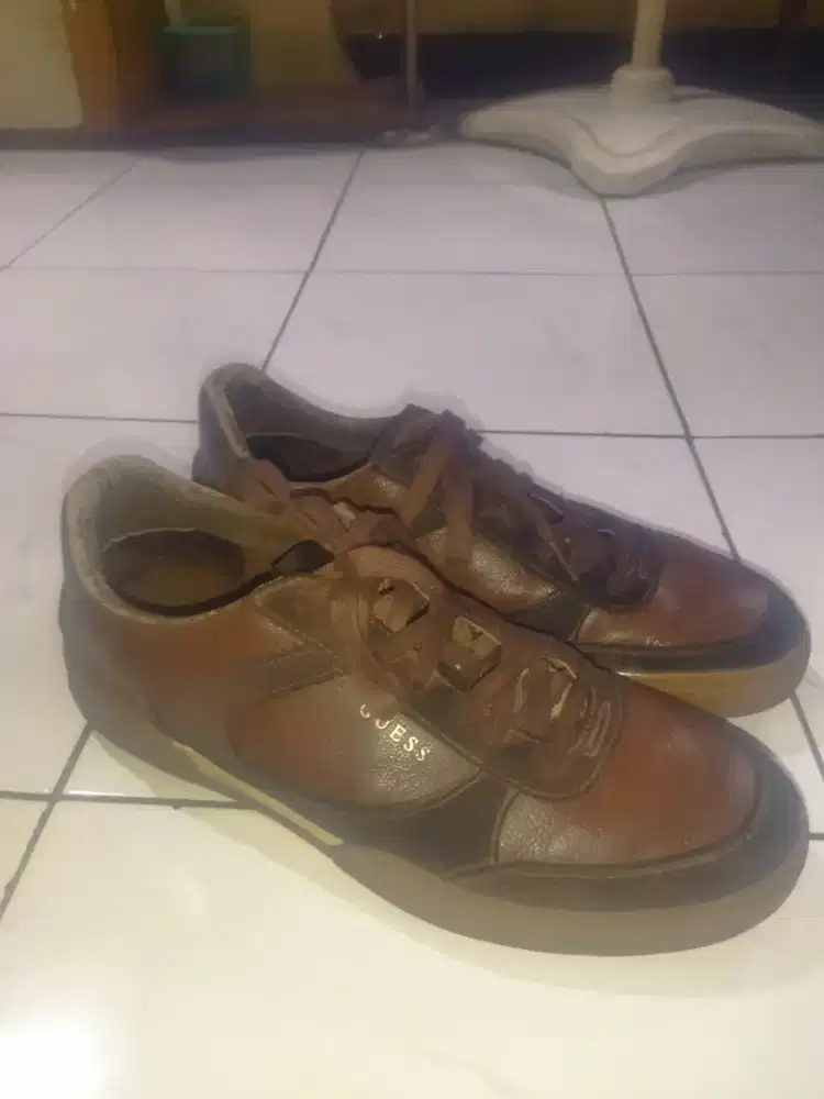Guess ORI dari bahan kulit