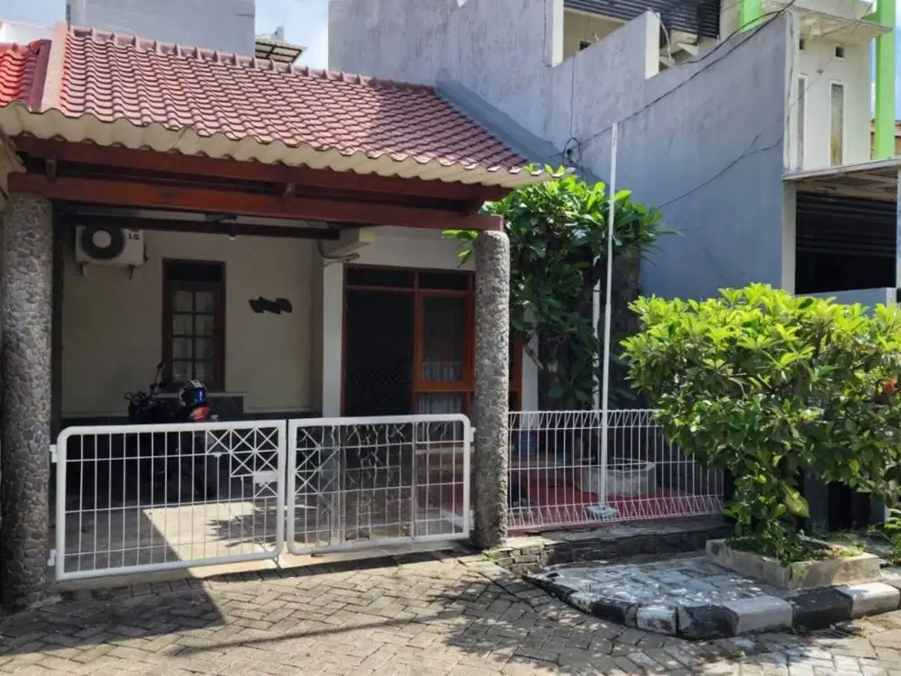 Rumah di Babatan Pratama Wiyung Surabaya Bagus Lokasi Strategis