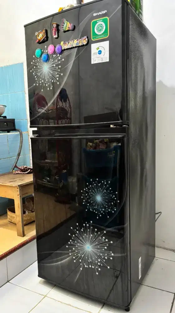 Kulkas 2 pintu merk SHARP