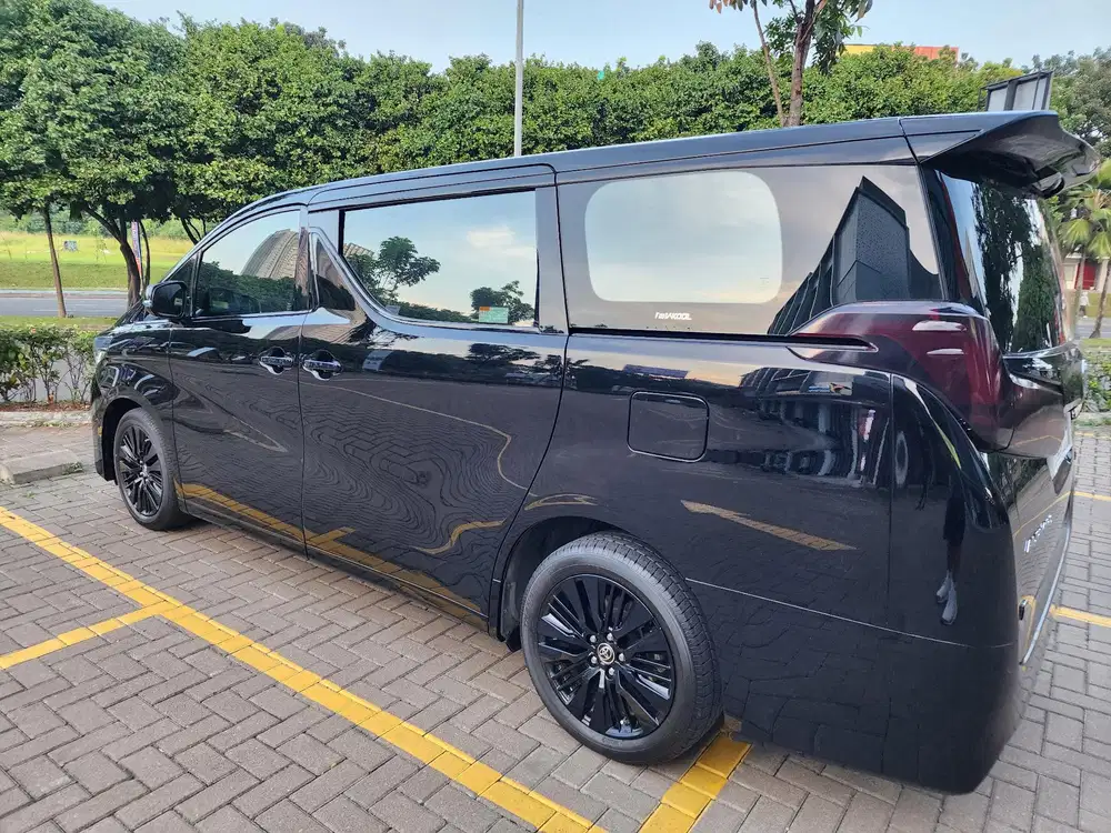 Toyota Alphard 2021 Bensin very Good Condition
