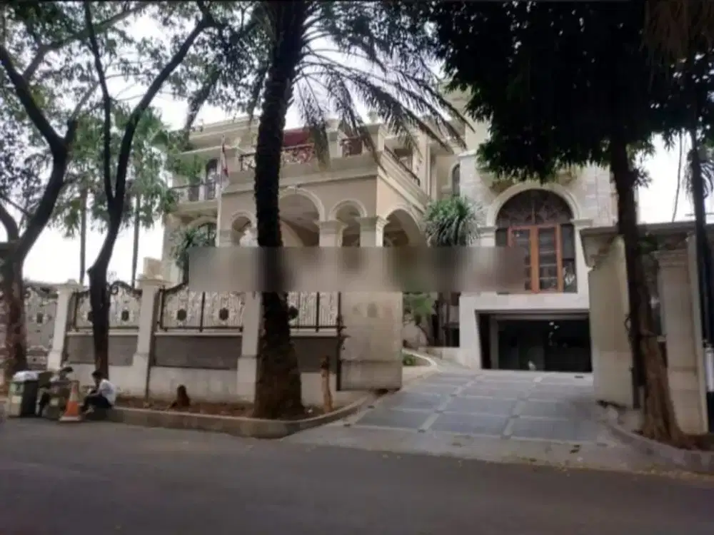 DIJUAL RUMAH MEWAH  DAERAH PATRA KUNINGAN JAKARTA SELATAN
