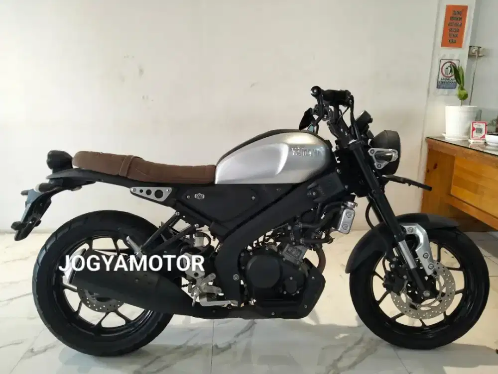 3 - Yamaha XSR 155 2023