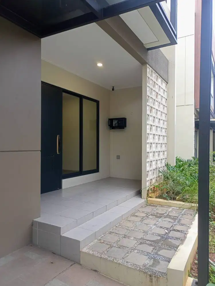 Di Sewa Cepat Rumah Cluster Carson, 4 kamar Tidur, Gading Serpong