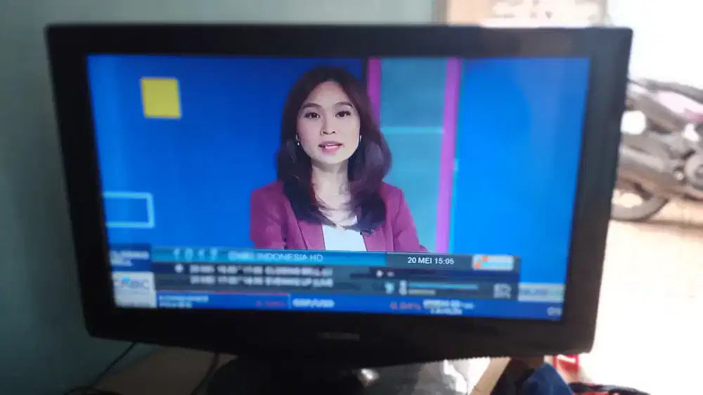 TV SAMSUNG 22 IN  + STB NYA